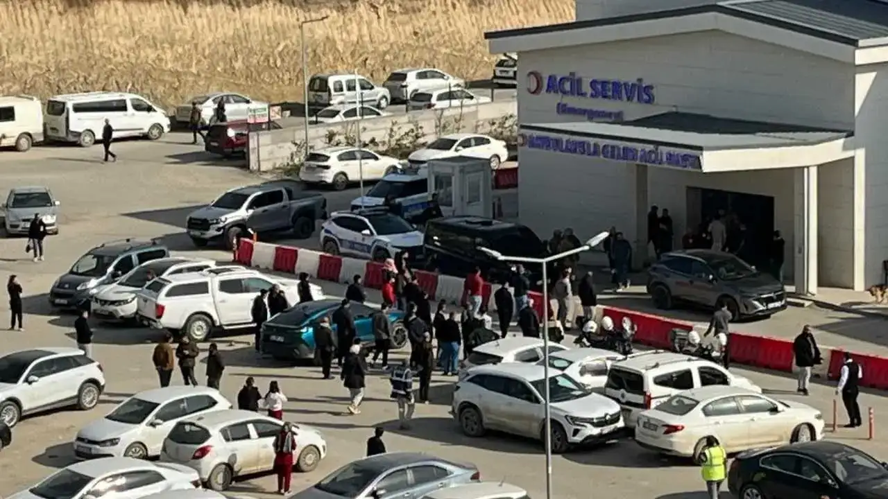 Hatay’da “Canlı Bombayım” Dedi: Hastanenin Altını Üstüne Getirdi! 5